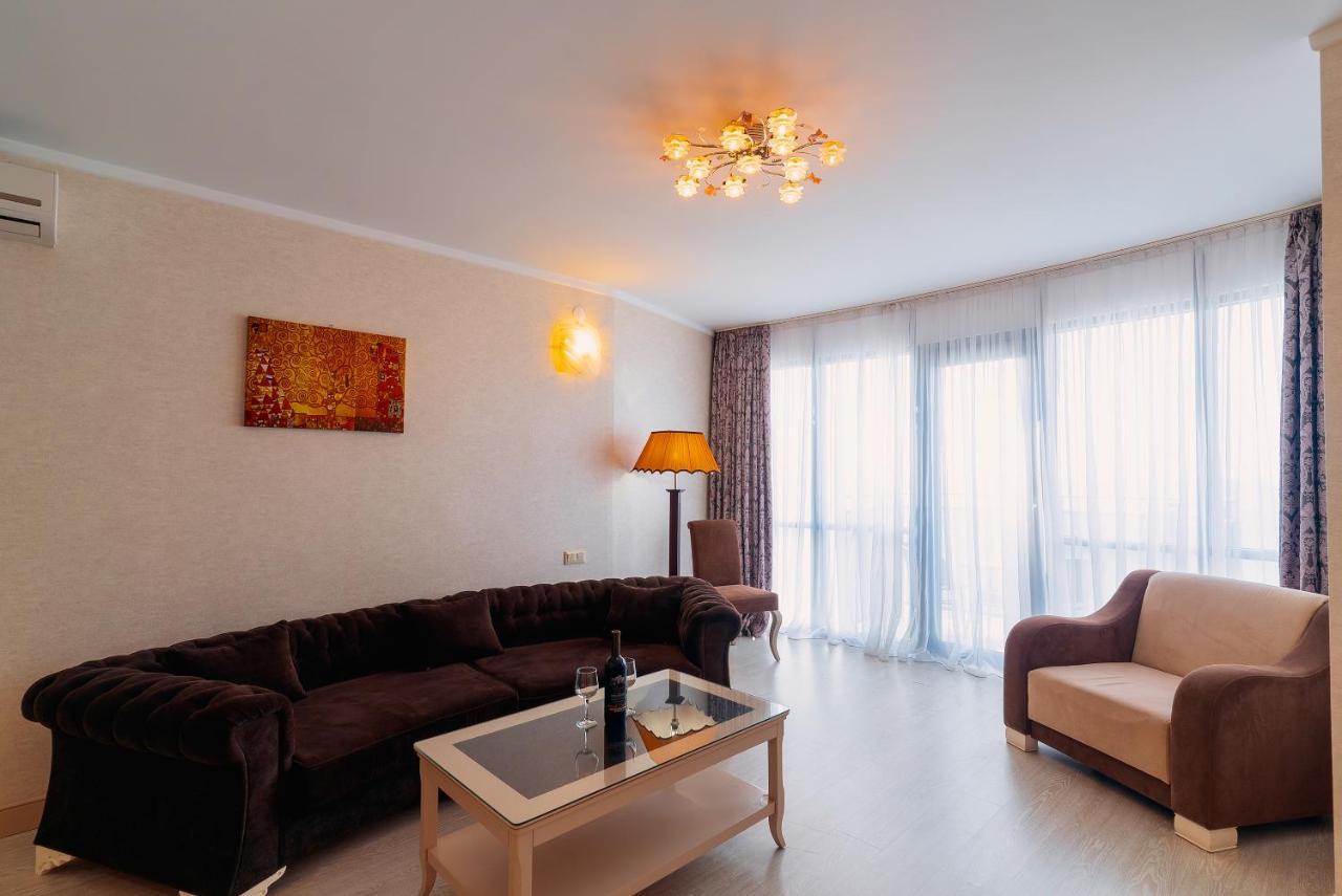 Apartment In Batumi Kültér fotó